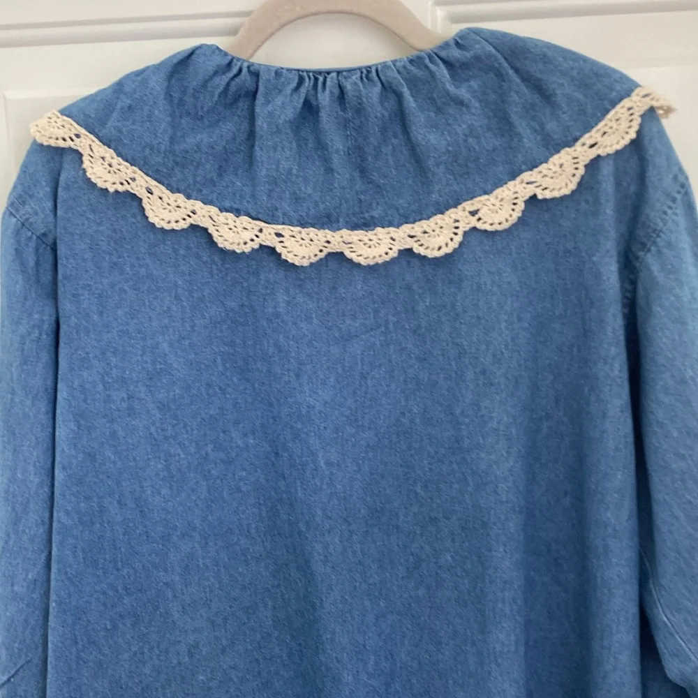 Vintage Denim Big Ruffle Crochet Scallop Collar Shirt. Medium Made in Hong Kong - Picture 6 of 11